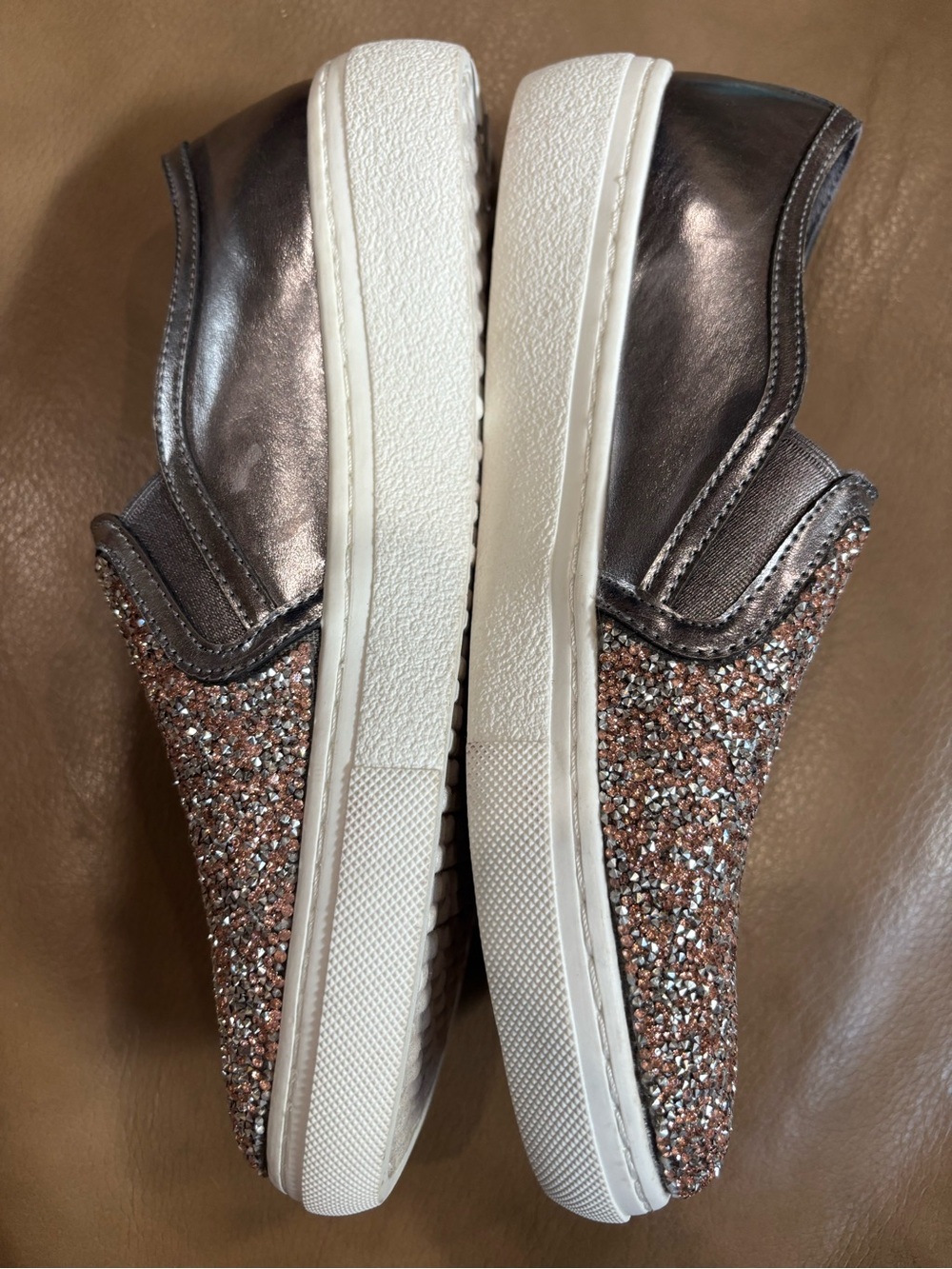 Skechers bold Slip-On Sneaker in Rose Glitter and Silver - Picture 3 of 7
